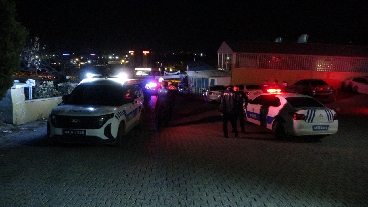 Malatya'da düğün salonunda silahlı kavga: 4 yaralı