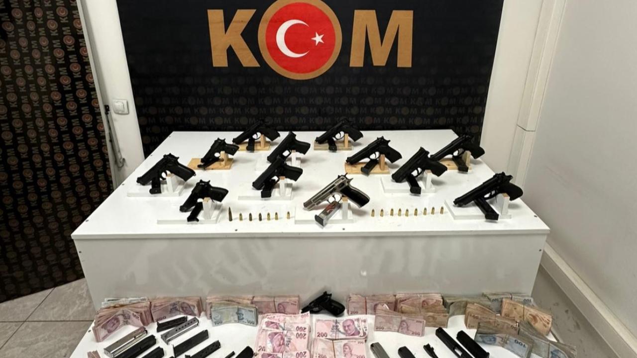 Mardin'de 12 ruhsatsız tabanca ele geçirildi: 1 Şüpheli tutuklandı