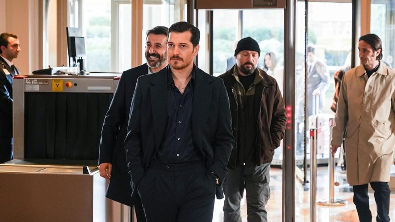 Sette izdiham! Çağatay Ulusoy zor anlar yaşadı