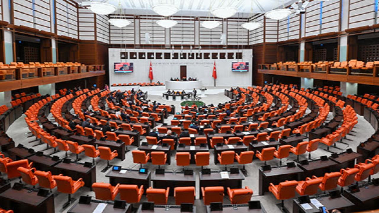 TBMM’de küfürlü gerginlik: Mervan Gül ile Ali Mahir Başarır arasında sert tartışma