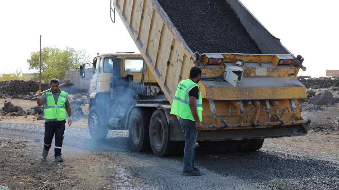 Viranşehir’de yol seferberliği sürüyor: Dinçer Mahallesi asfaltla buluştu