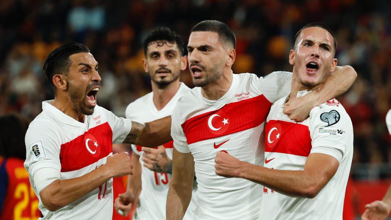 A Milli Futbol Takımı, FIFA sıralamasında bir basamak yükseldi