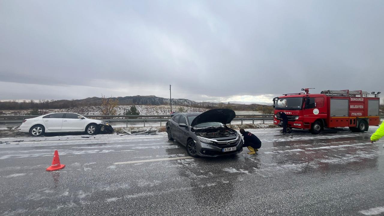 Çorum’da dolu yağışı kazaya neden oldu: 10 yaralı