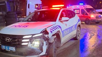 Edirne'de kaçan sürücü polis aracına çarptı: 2 yaralı