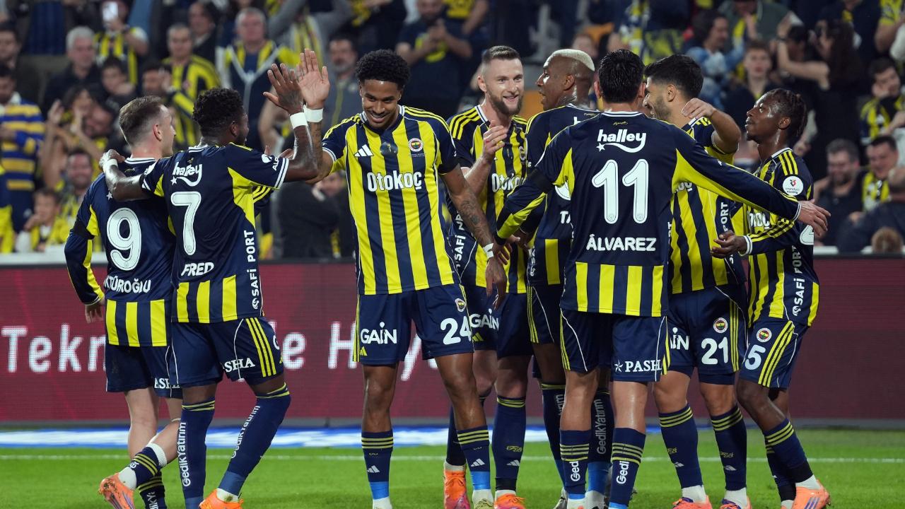 Fenerbahçe'de hedef; derbi galibiyeti ile liderliği almak