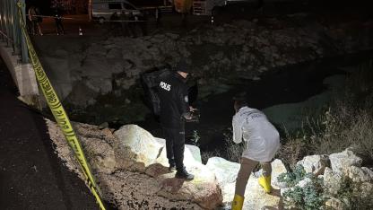 Karabük'de kontrolden çıkan otomobil dereye uçtu: 1 ölü, 1 yaralı