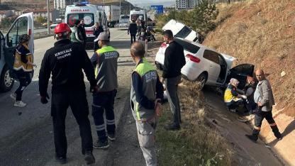 Kırıkkale'de iki otomobil çarpıştı: 8 yaralı