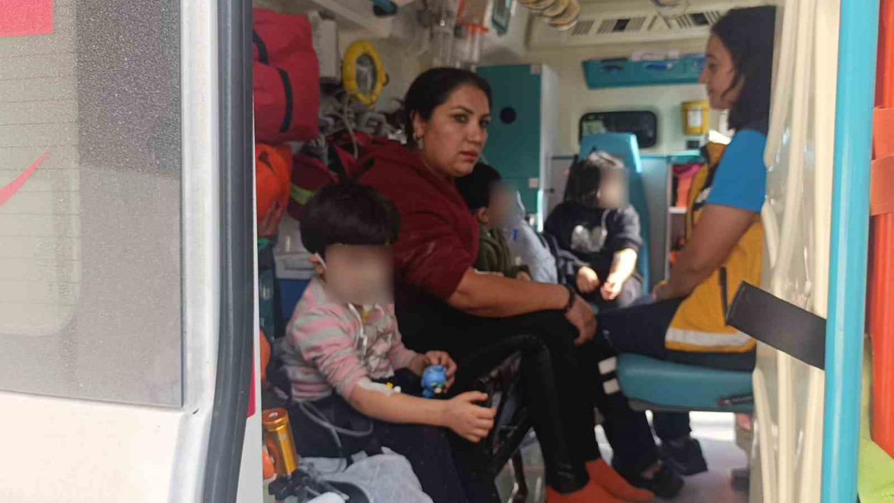 Mahsur kalan 3 çocuğu nefes kesen operasyonla kurtardılar!