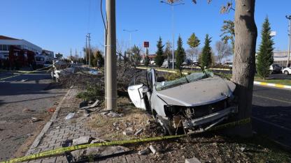 Nevşehir'de Urfa plakalı otomobil ikiye bölündü: 2 ölü, 1 yaralı