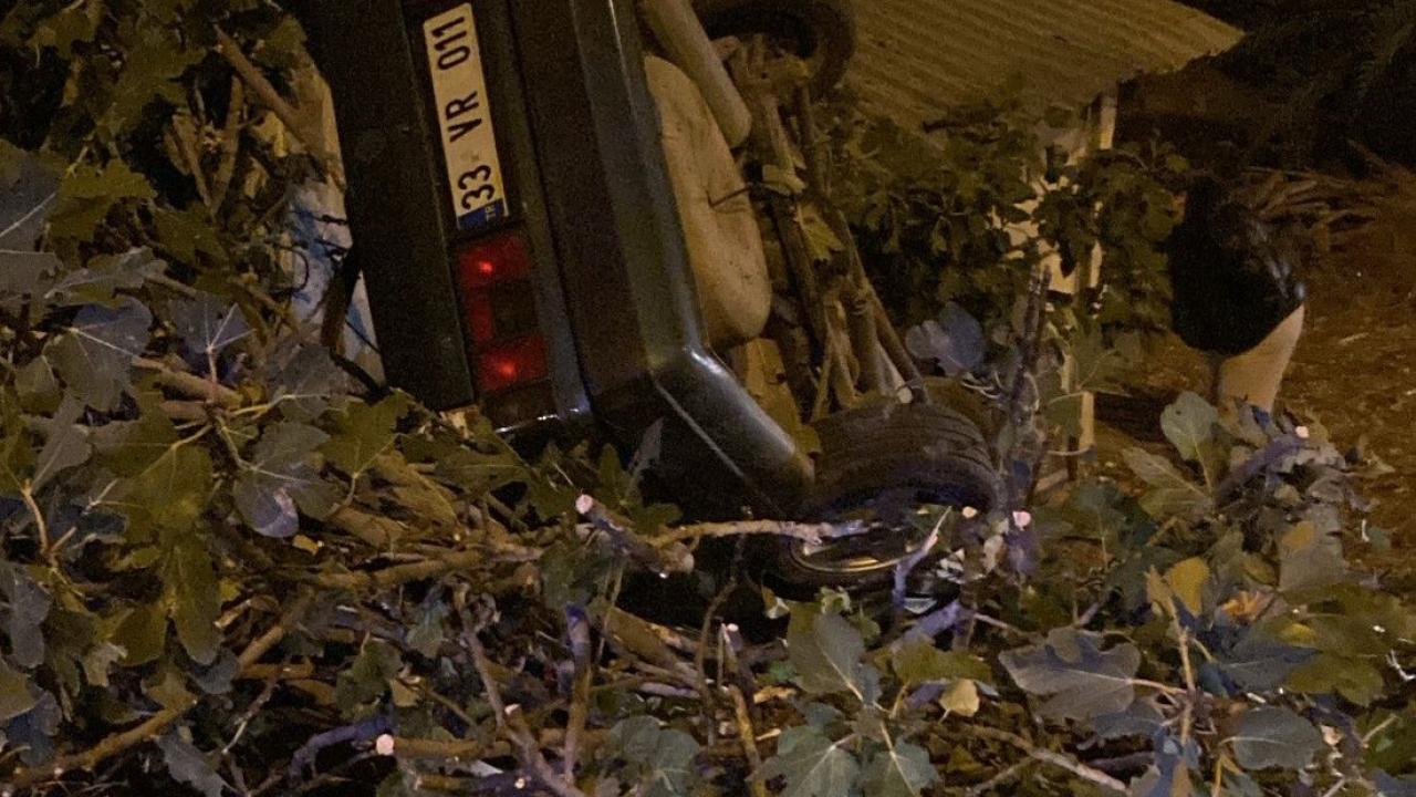Otomobil havada takla attı, eve çarparak durabildi: Sürücü öldü!