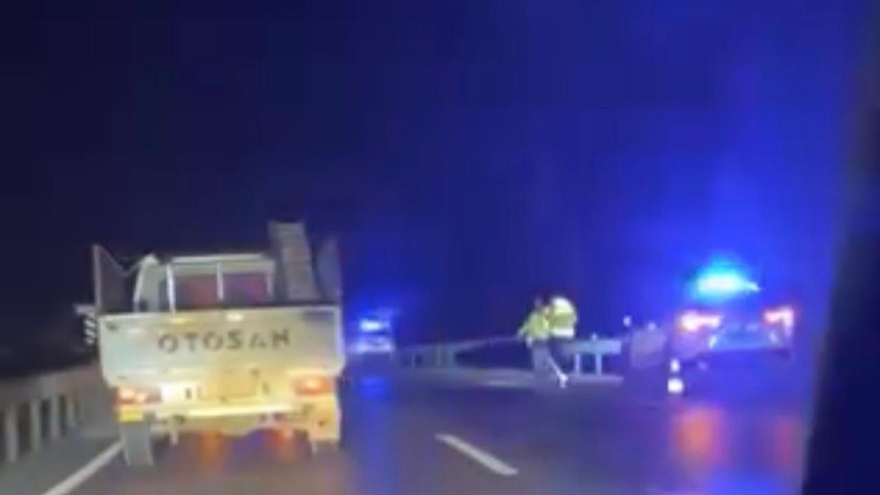 Sakarya'da çarpışan otomobiller bahçeye uçtu: 1 ölü, 4 yaralı