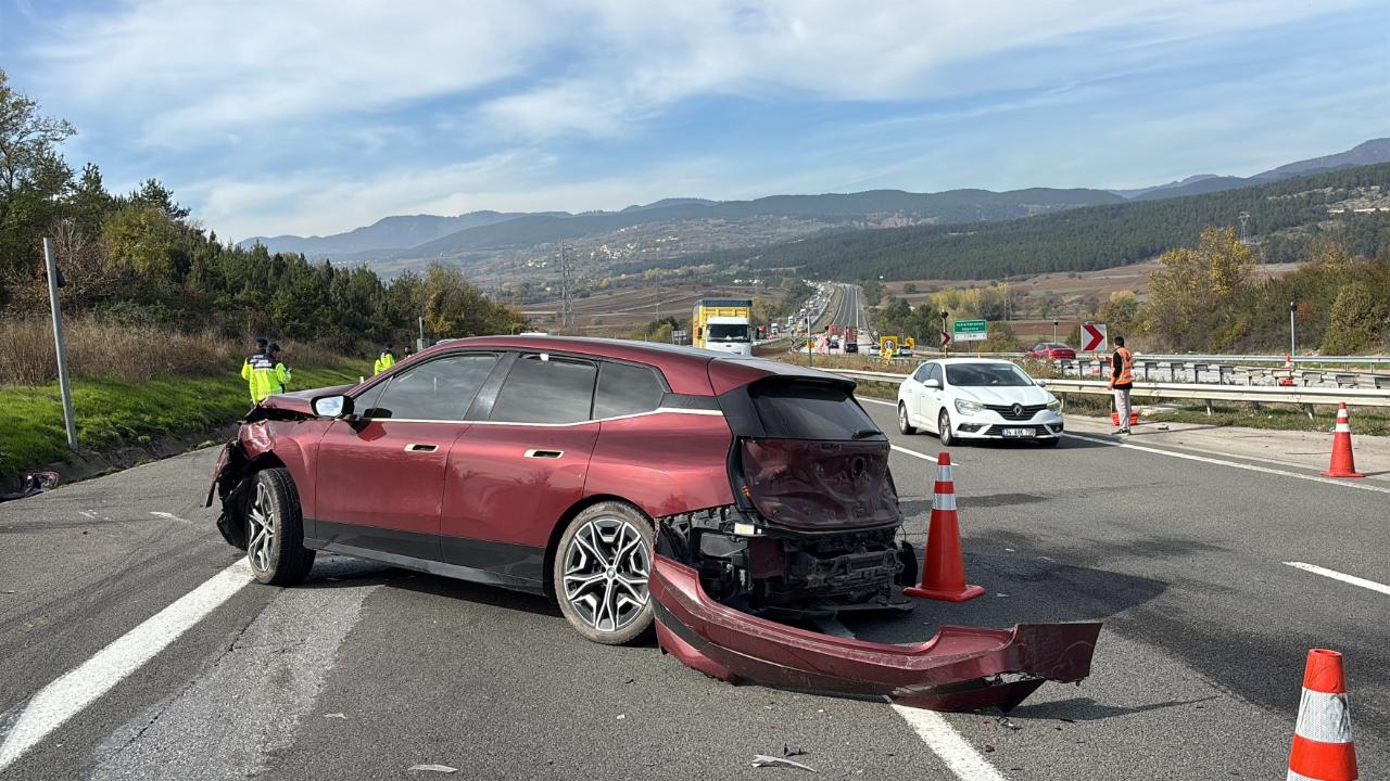 TEM'in Bolu geçişinde feci kaza: 1 ölü, 4 yaralı