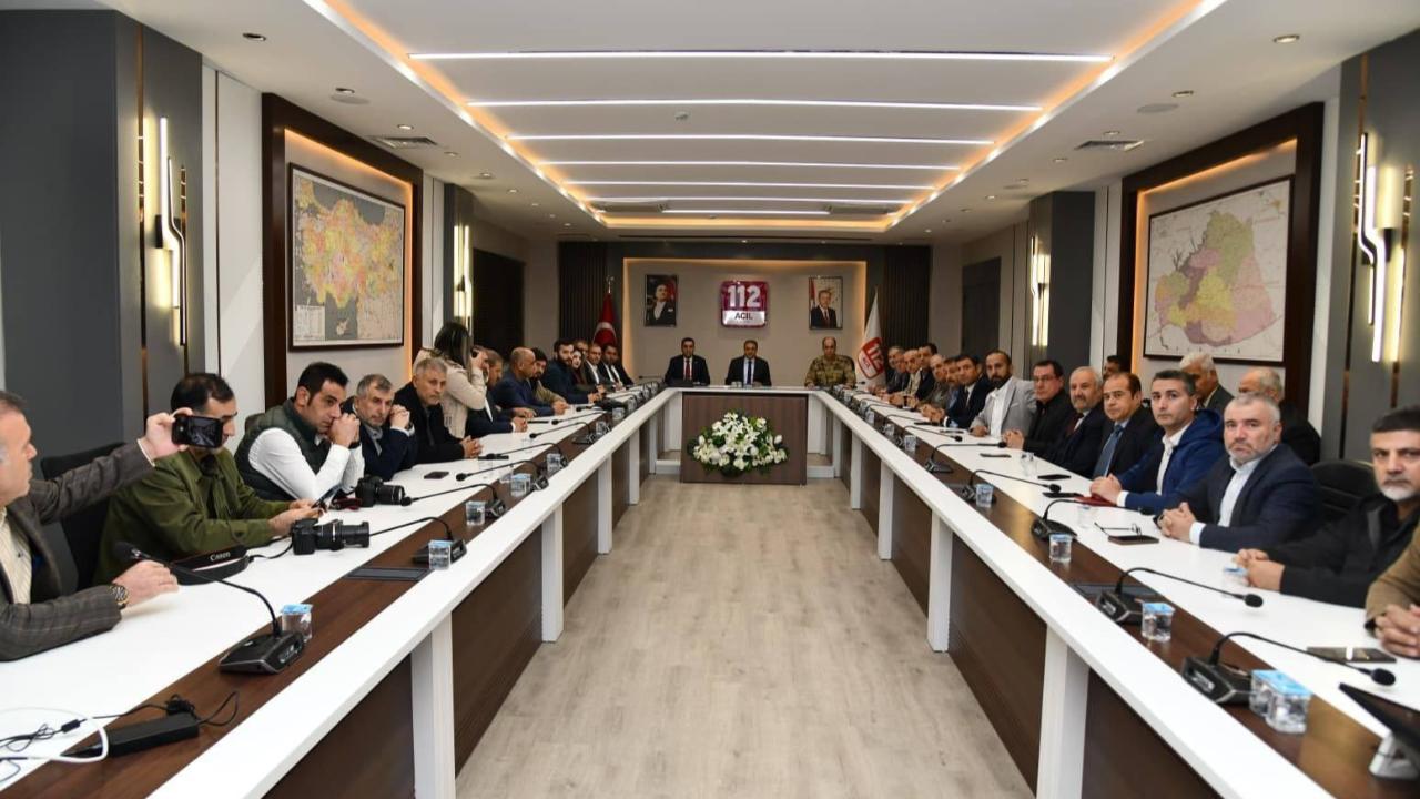 Vali Şıldak yerel basınla bir araya geldi