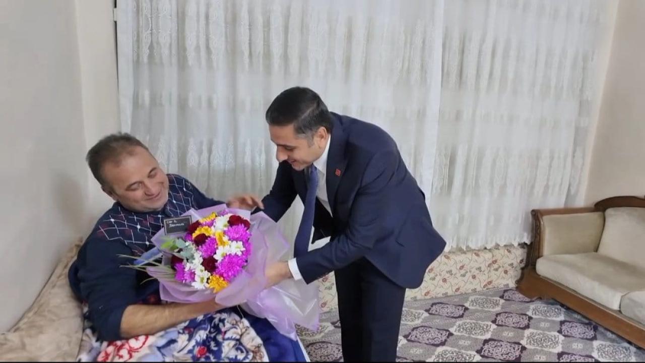 Başkan Karadağ’dan atanamayan öğretmene anlamlı ziyaret!