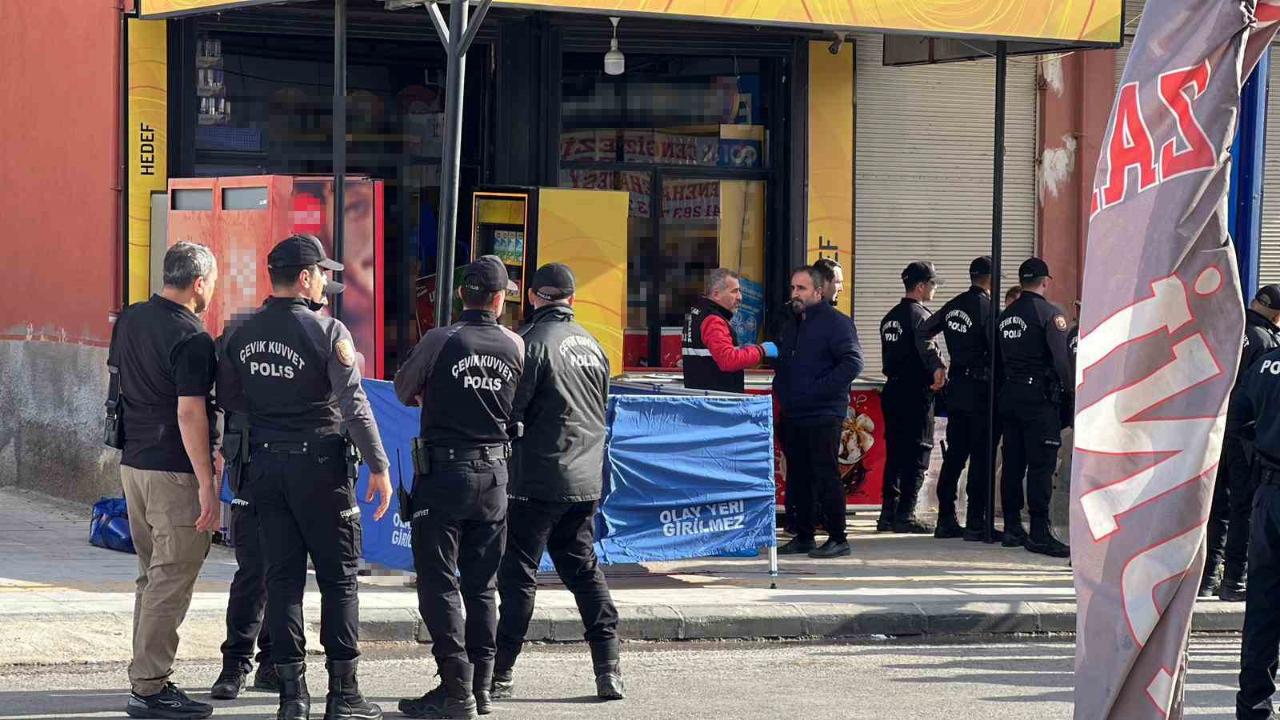 Çifte cinayet: Önce anne oğulu ardından büfeciyi öldürdü!