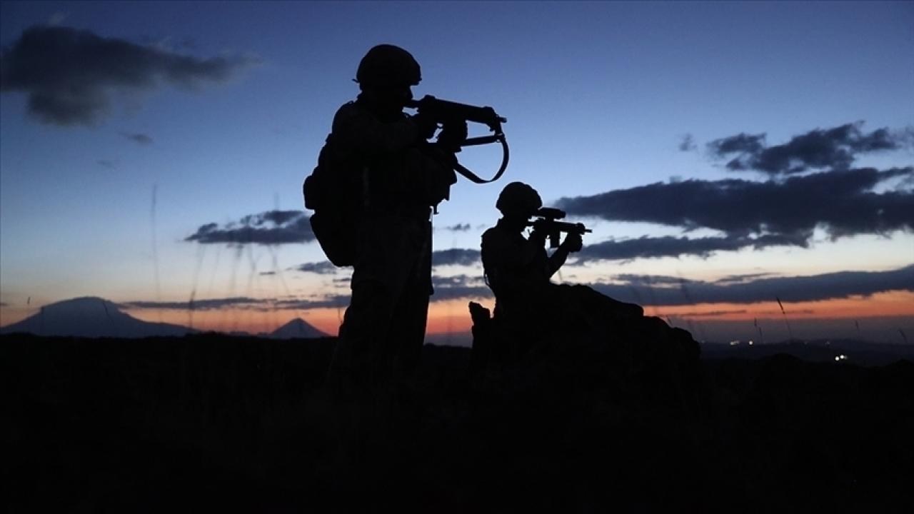 Hudutlarda kuş uçurtulmuyor: 4 PKK'lı terörist daha teslim oldu
