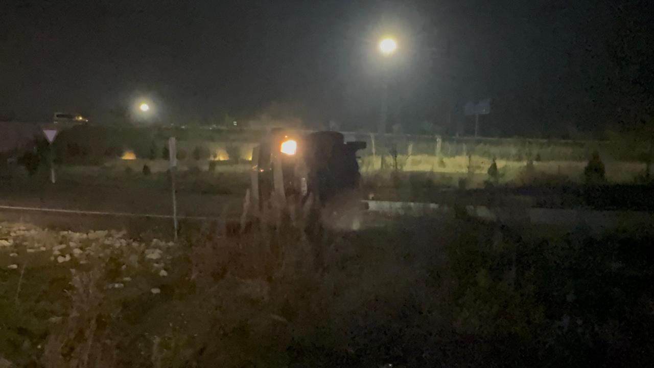 İşçi servisi yayaya çarpıp takla attı: 1 ölü, 4 yaralı