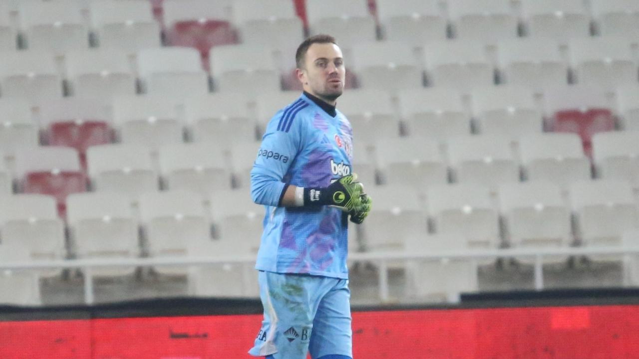 Beşiktaş'ta Mert Günok ile yollar ayrıldı