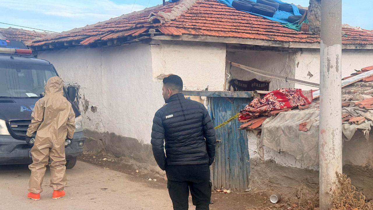 Boyadaki katkı maddesi zehirledi: 3 tarım işçisi ve 1 bebek ağır yaralı