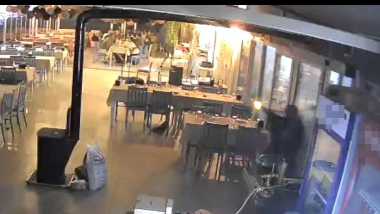 İstediği verilmeyince restorana tüfekle saldırdı: 1 ölü, 3 yaralı