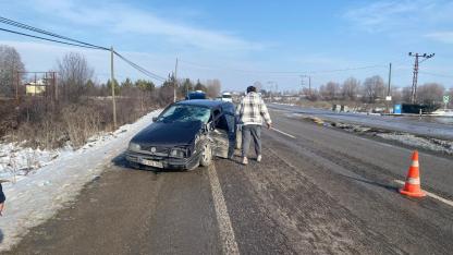 Kastamonu'da otomobil ile cip çarpıştı: 3 yaralı