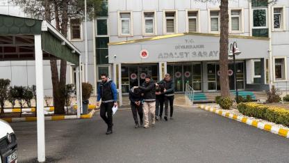 Midelerinde taşıdıkları uyuşturucu ile yakalanan 2 kişi tutuklandı