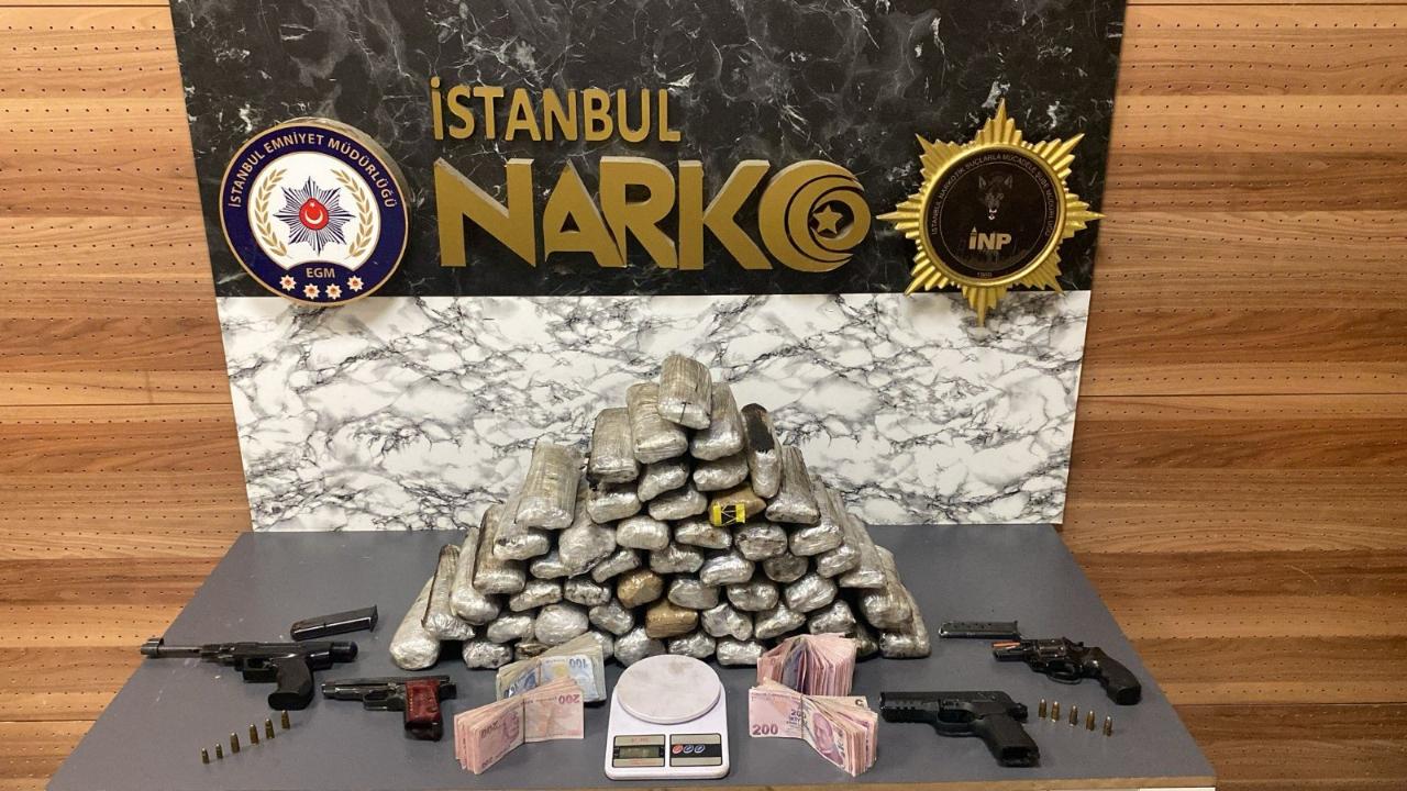 Tıra zulalanmış uyuşturucu madde ele geçirildi