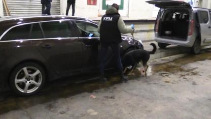 Uyuşturucuyu tampondan egzoza, stepneden tavana gizlemişler