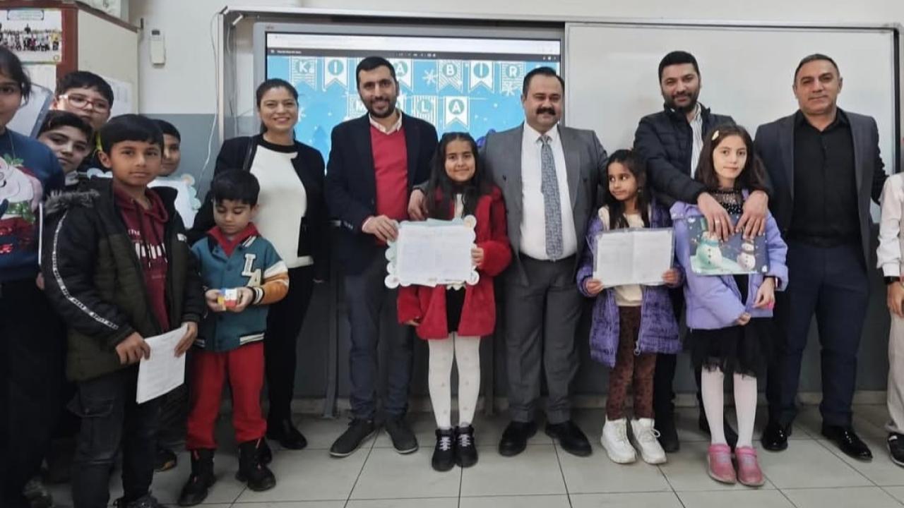 Viranşehir Belediye Başkanı İnan, karne sevincine ortak oldu