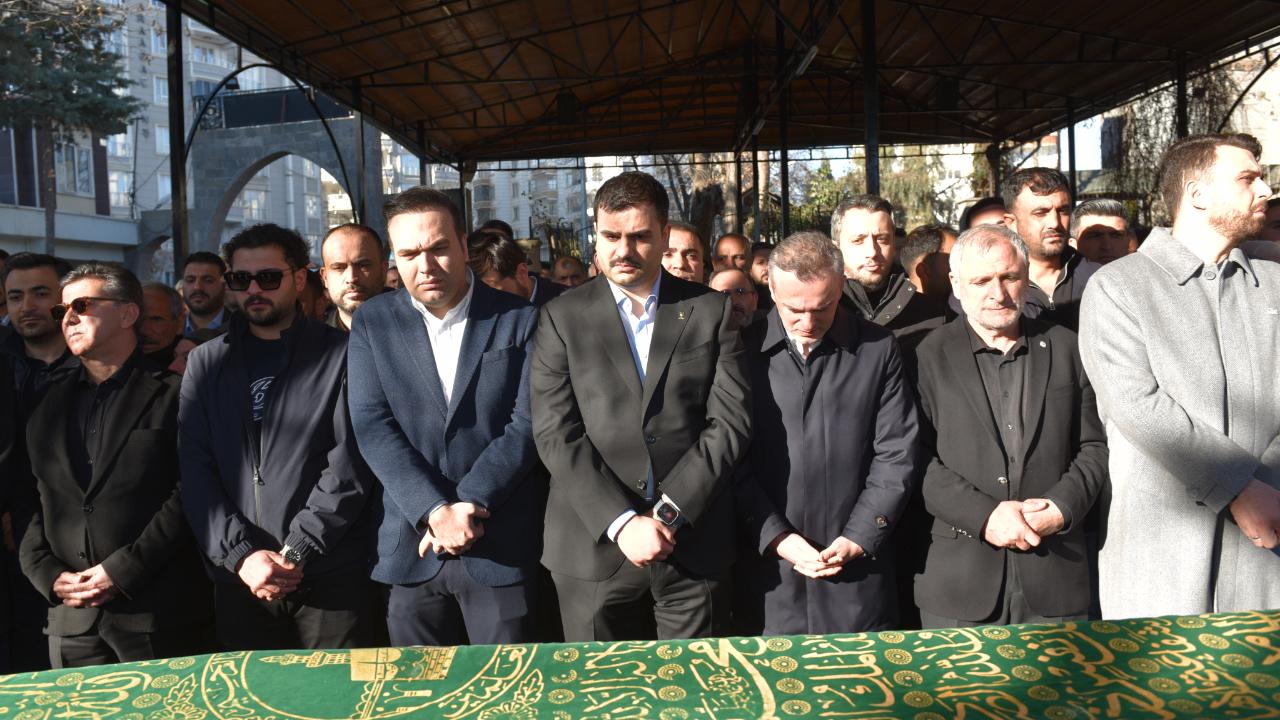 AK Parti Genel Sekreteri İnan'ın babaannesi Urfa'da son yolculuğuna uğurlandı