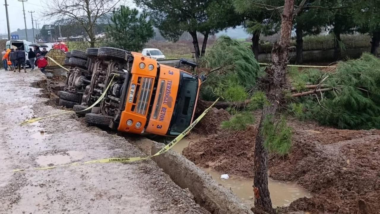 Balıkesir'de beton mikseri devrildi: 1 ölü, 1 yaralı