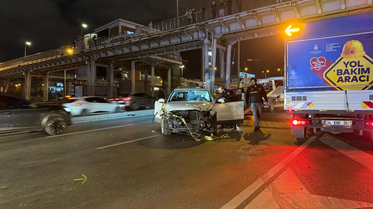 Esenyurt E-5'te otomobilin çarptığı motosiklet sürücüsü öldü