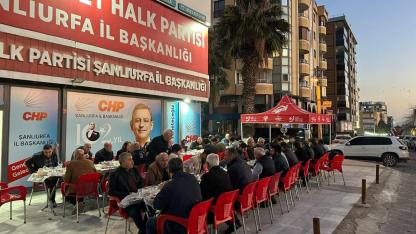 Şanlıurfa’da Ramazan sofrası taştı: CHP’nin iftarına yoğunluk