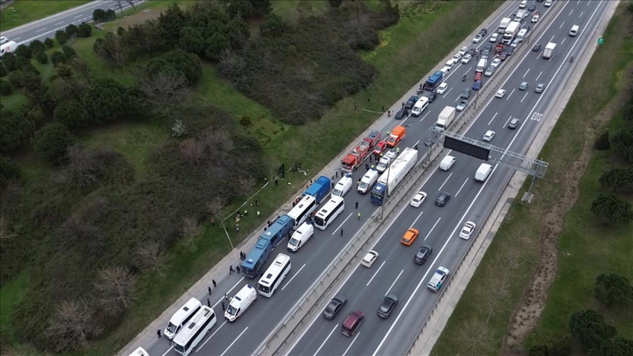 Cezaevi sevkinde zincirleme kaza: Çok sayıda yaralı var