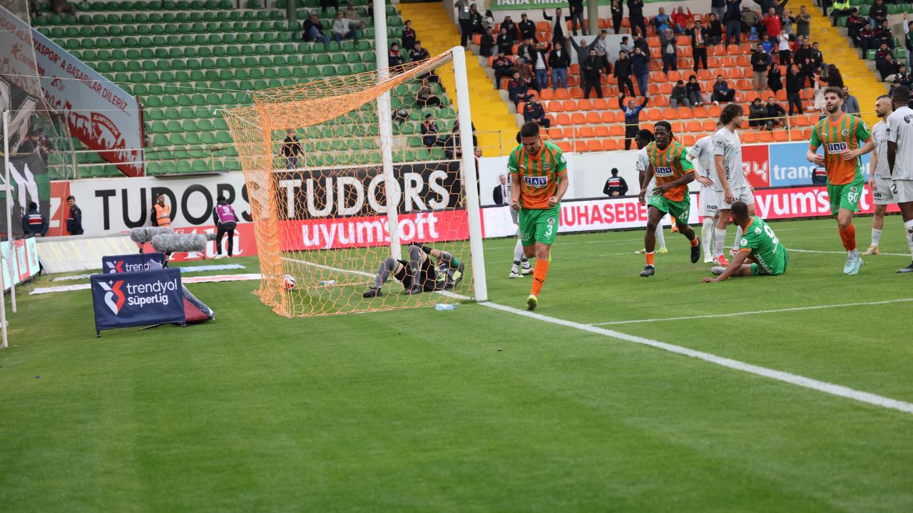 Corendon Alanyaspor: 5 - Kocaelispor: 0