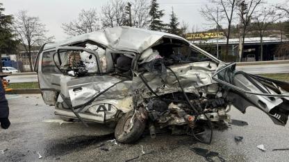 Çorum'da otobüs ile minibüs çarpıştı: 1'i ağır 7 yaralı
