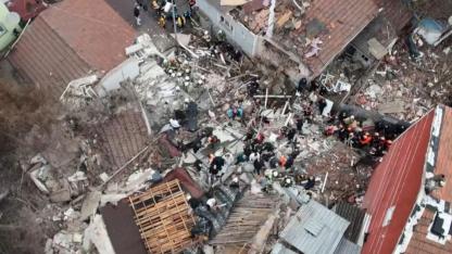 İstanbul’un göbeğinde facia: Bina çöktü