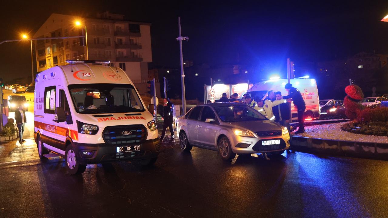 Kırmızı ışık ihlali kazaya neden oldu: 3 yaralı