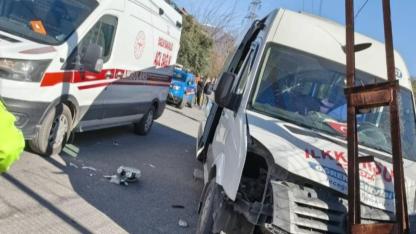 Korkutan minibüs kazası: 4 yaralı