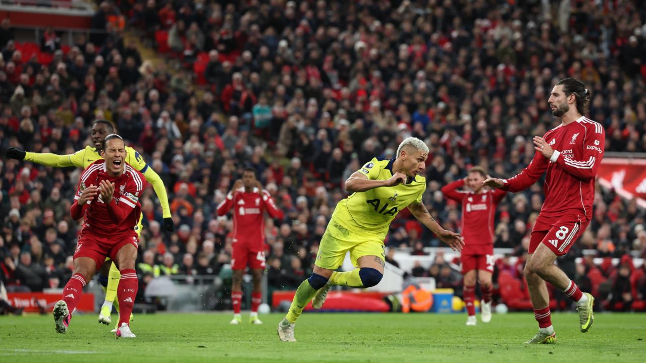 Liverpool, Tottenham'a son dakikada takıldı