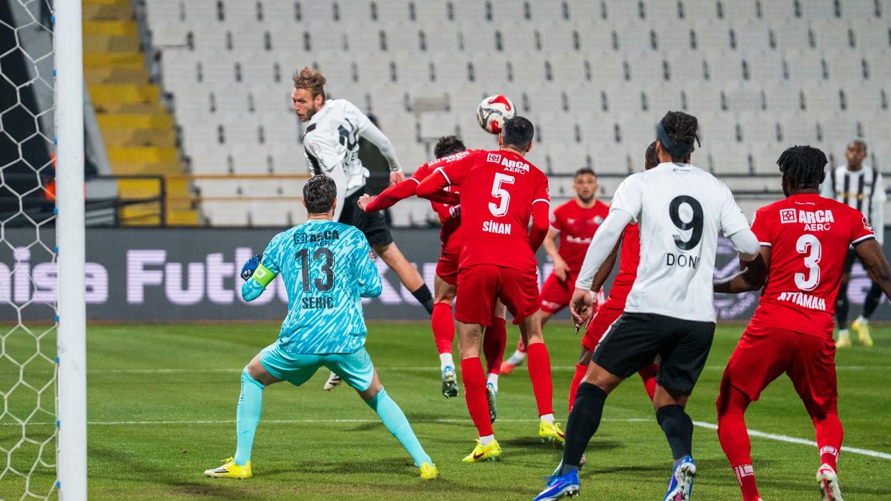 Manisa FK: 0 - Çorum FK: 1