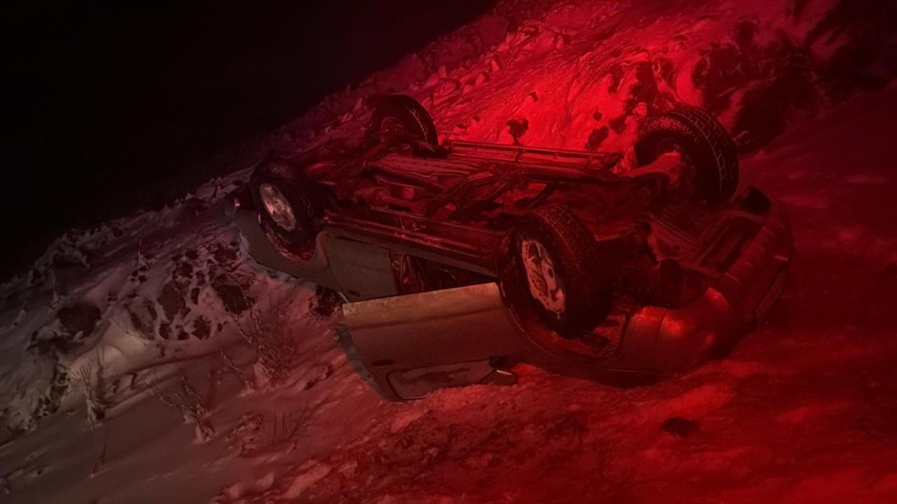 Şanlıurfa Siverek'te otomobil devrildi! 2 kişi yaralandı