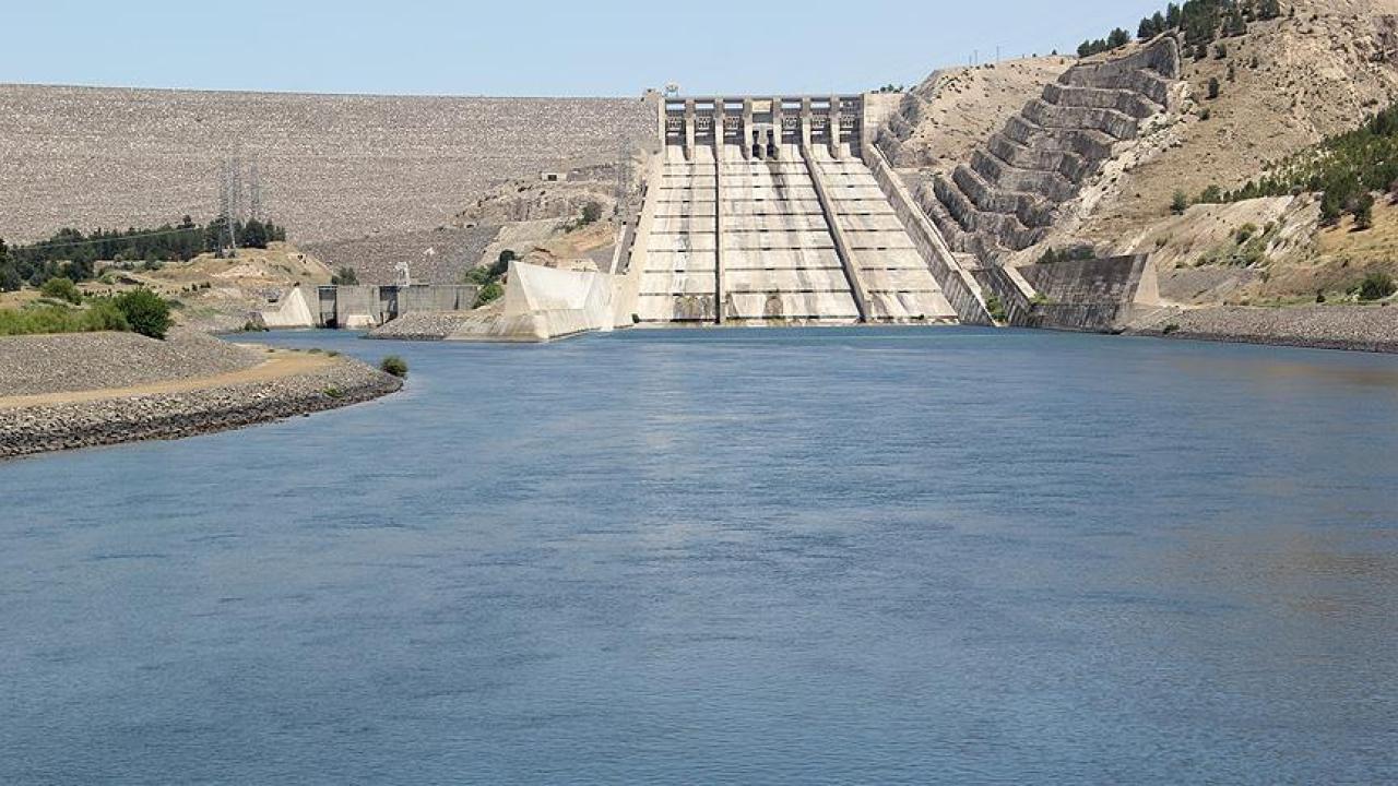 Şanlıurfa’da sır olay: Atatürk Barajı’na atladı, iz yok
