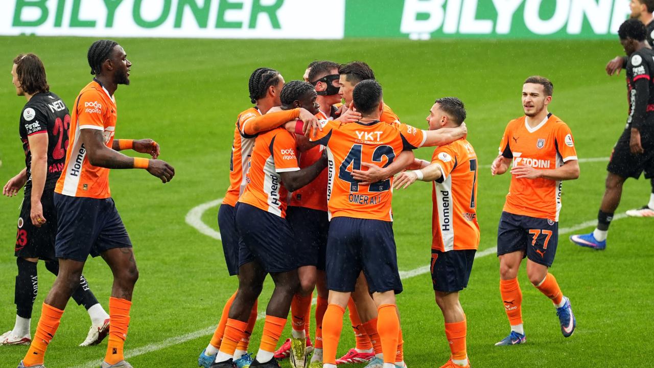 Başakşehir, son dakikalarda bulduğu golle hedefini sürdürdü