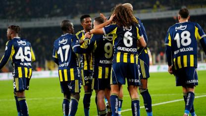 Fenerbahçe, ligin son virajına derbi galibiyetiyle girmek istiyor