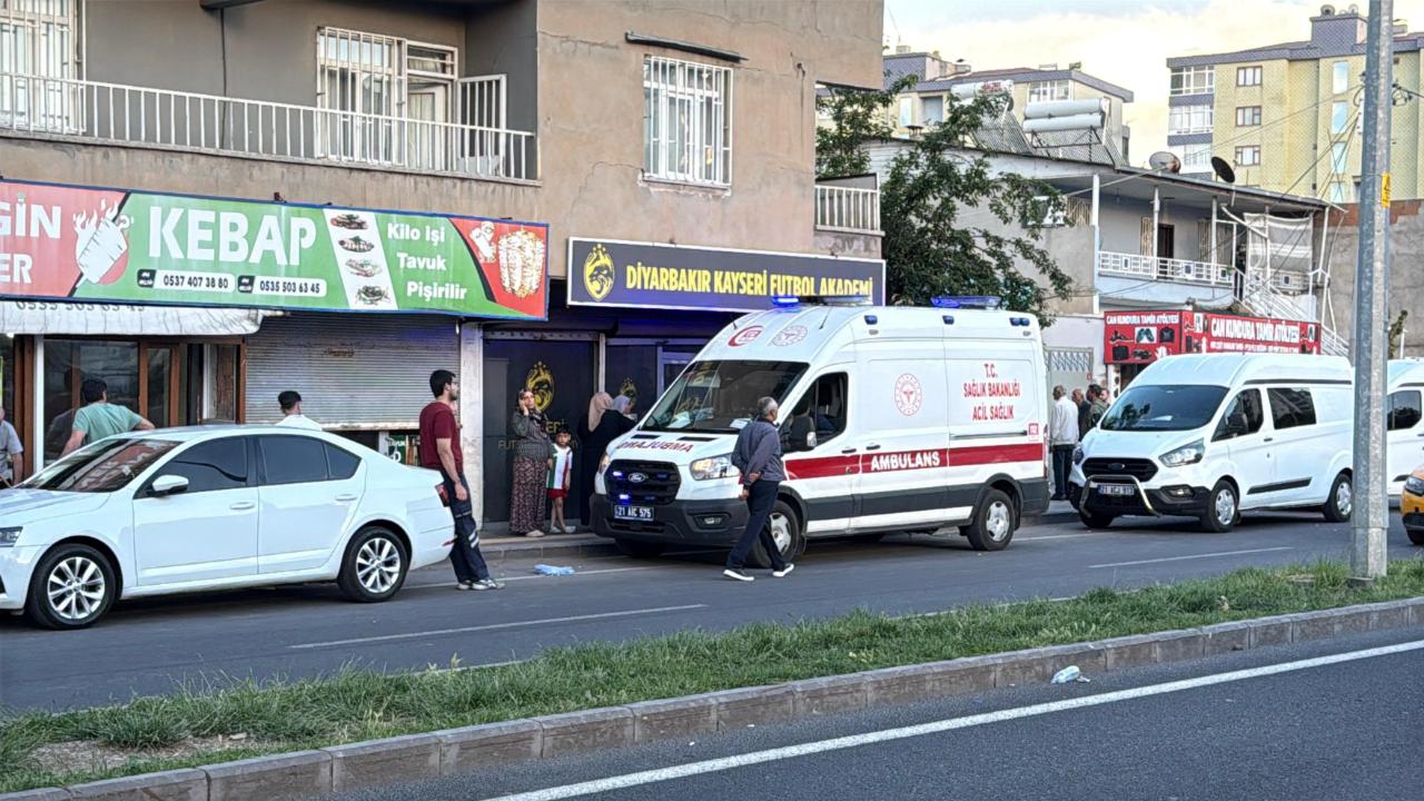 Ağaca asılı halde ölü bulundu