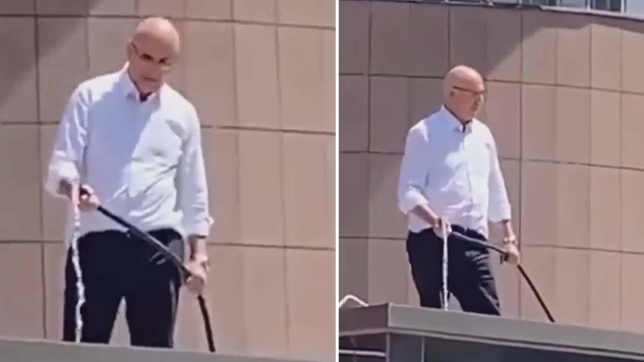 CHP Genel Merkezi'nde vekil Mahmut Tanal hortumla çatıya çıktı: "suyu açın!"