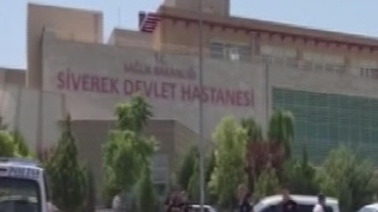 Şanlıurfa'da seyir halindeki otomobilden düşen anne ve kızı yaralandı
