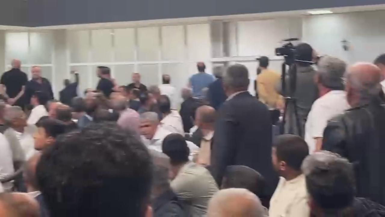 Şanlıurfaspor kongresinde tansiyon yükseldi! emniyet güçleri salona davet edildi