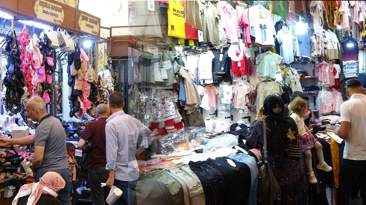 Şanlurfa da Bayramlık heyecanı sardı: Aileler çocukları için alışverişte